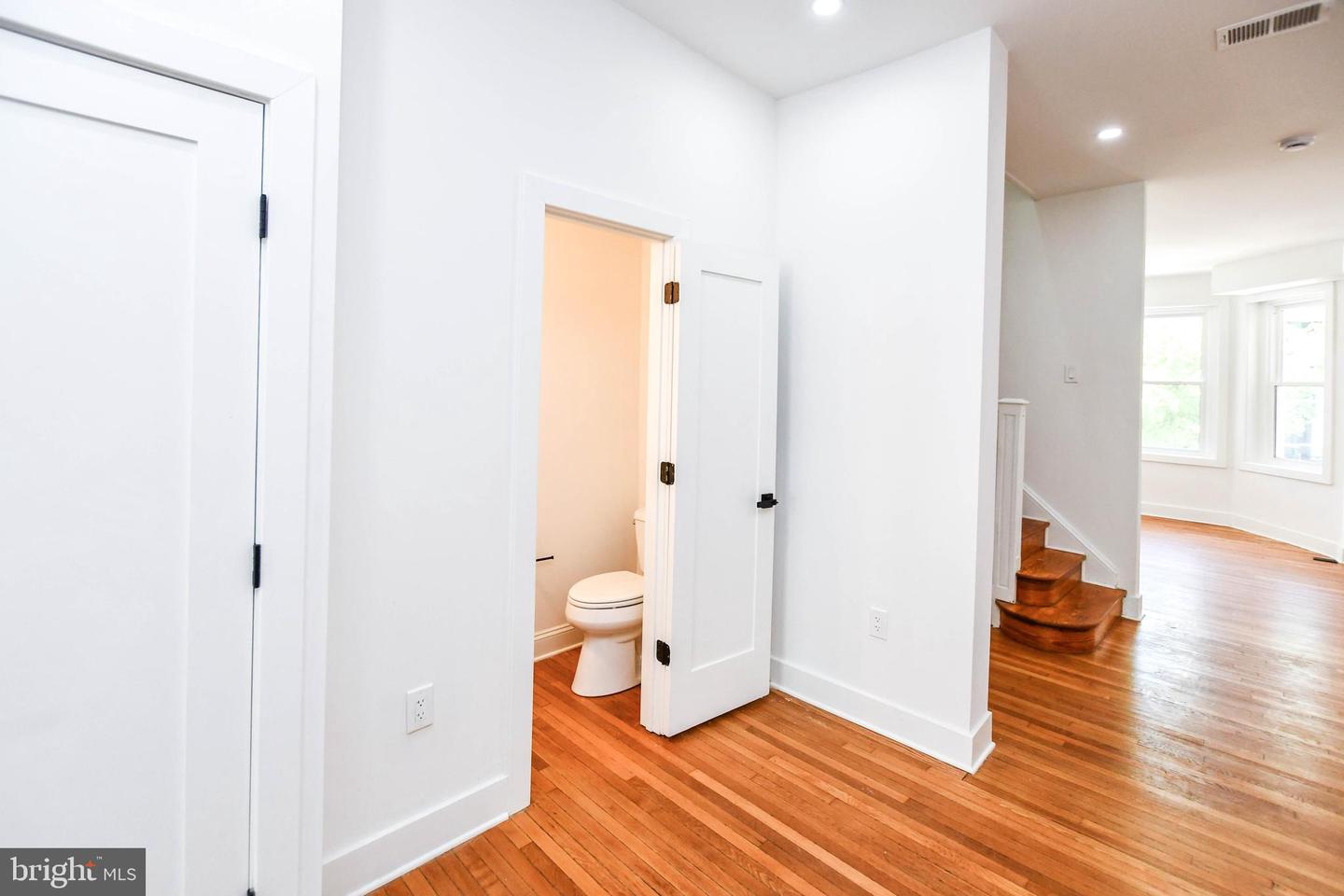 104 R St #a Ne Property Photo 8
