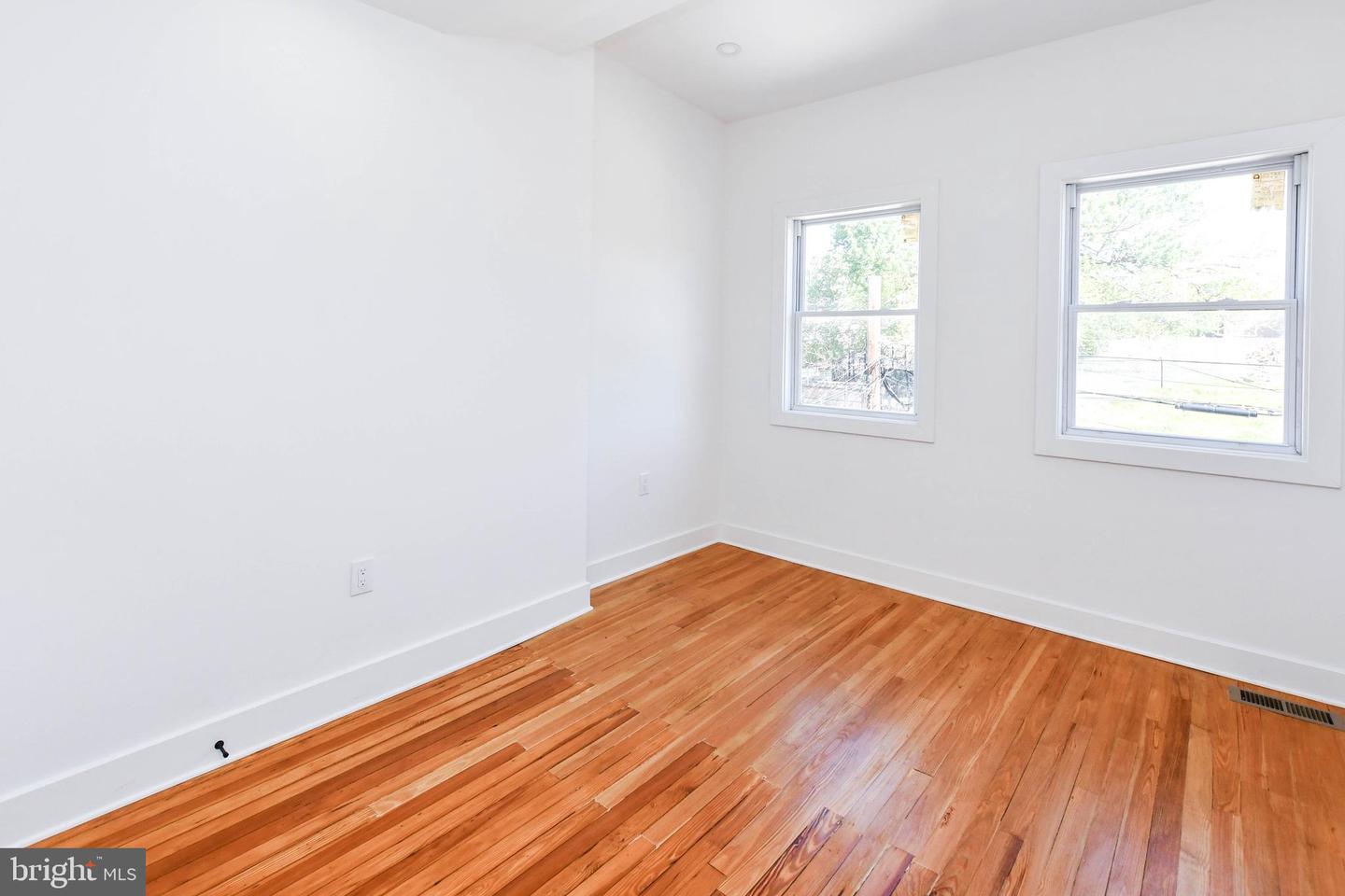 104 R St #a Ne Property Photo 12