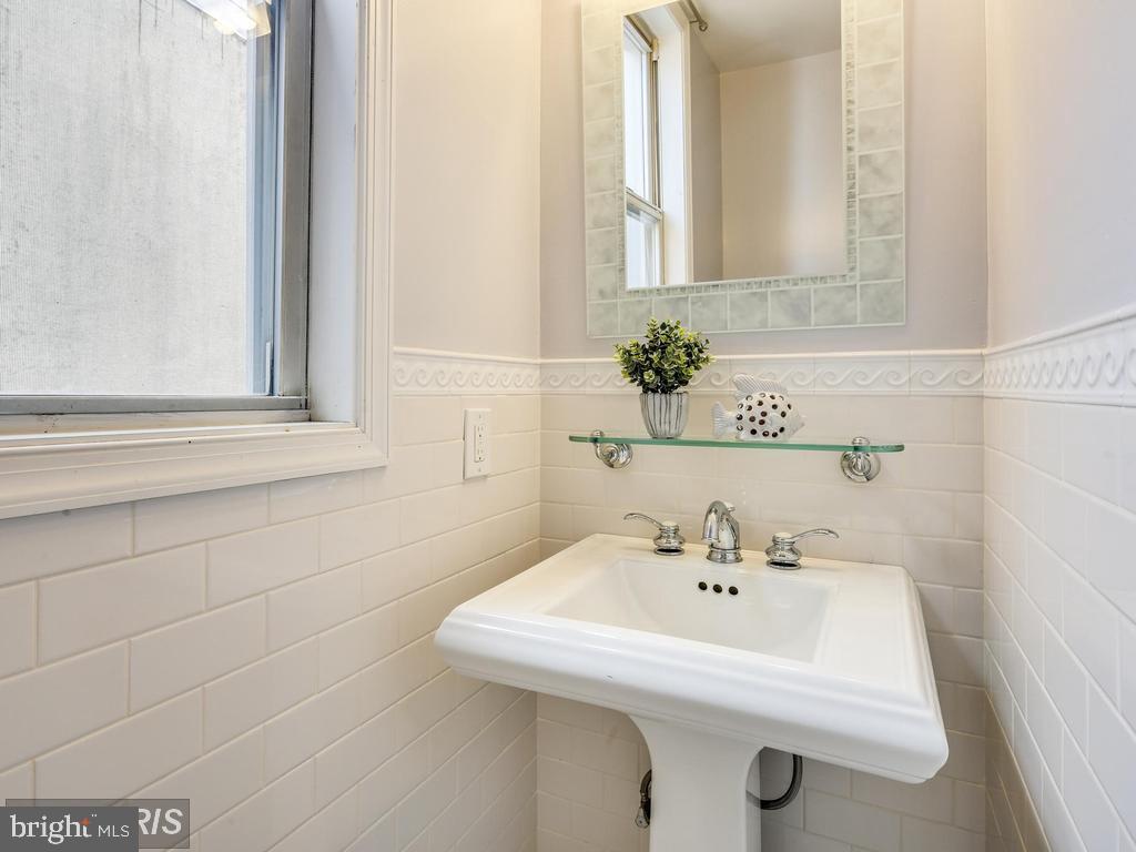 104 R St #a Ne Property Photo 17