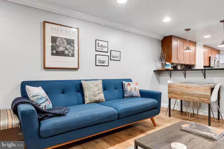 104 R St Ne #b Property Photo 4