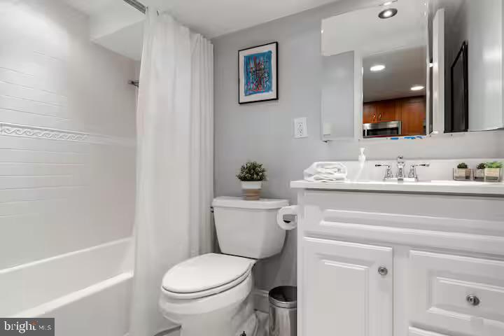 104 R St Ne #b Property Photo 10
