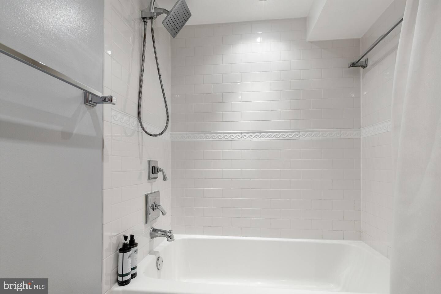 104 R St Ne #b Property Photo 11
