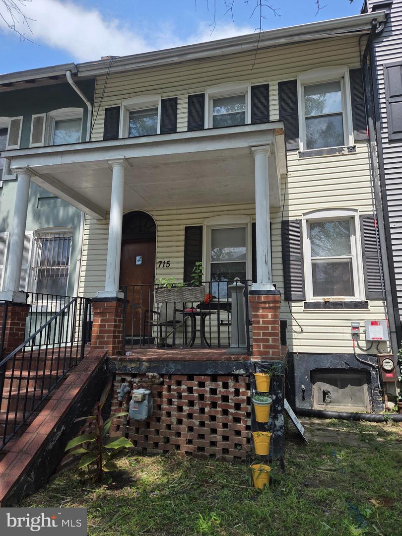 715 Shepherd St Nw Property Photo 1