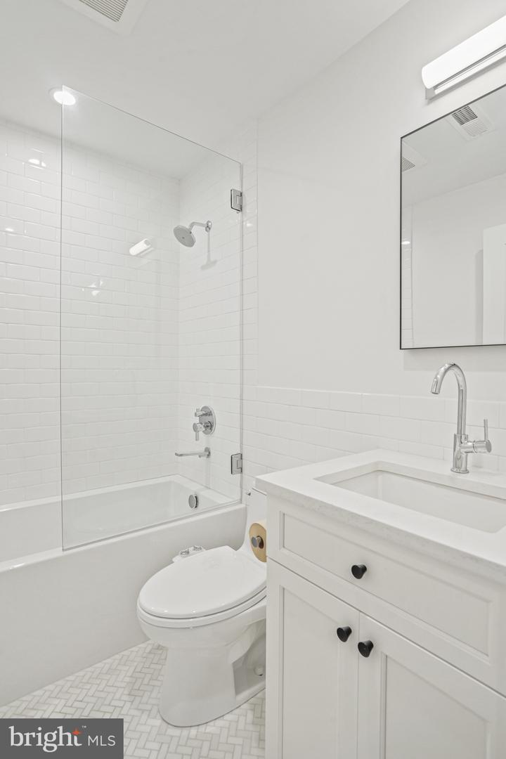 1920 35th St Nw Property Photo 27