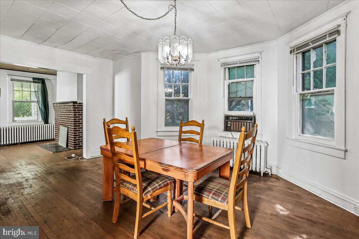 2227 Newton St Ne Property Photo 8