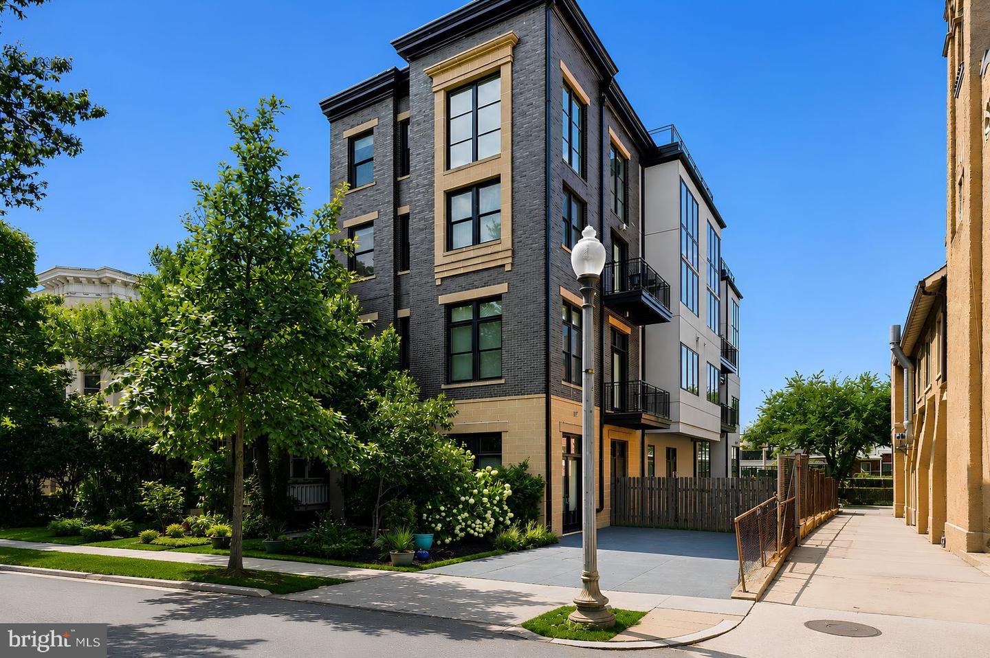1767 Lanier Pl Nw #1 Property Photo 1