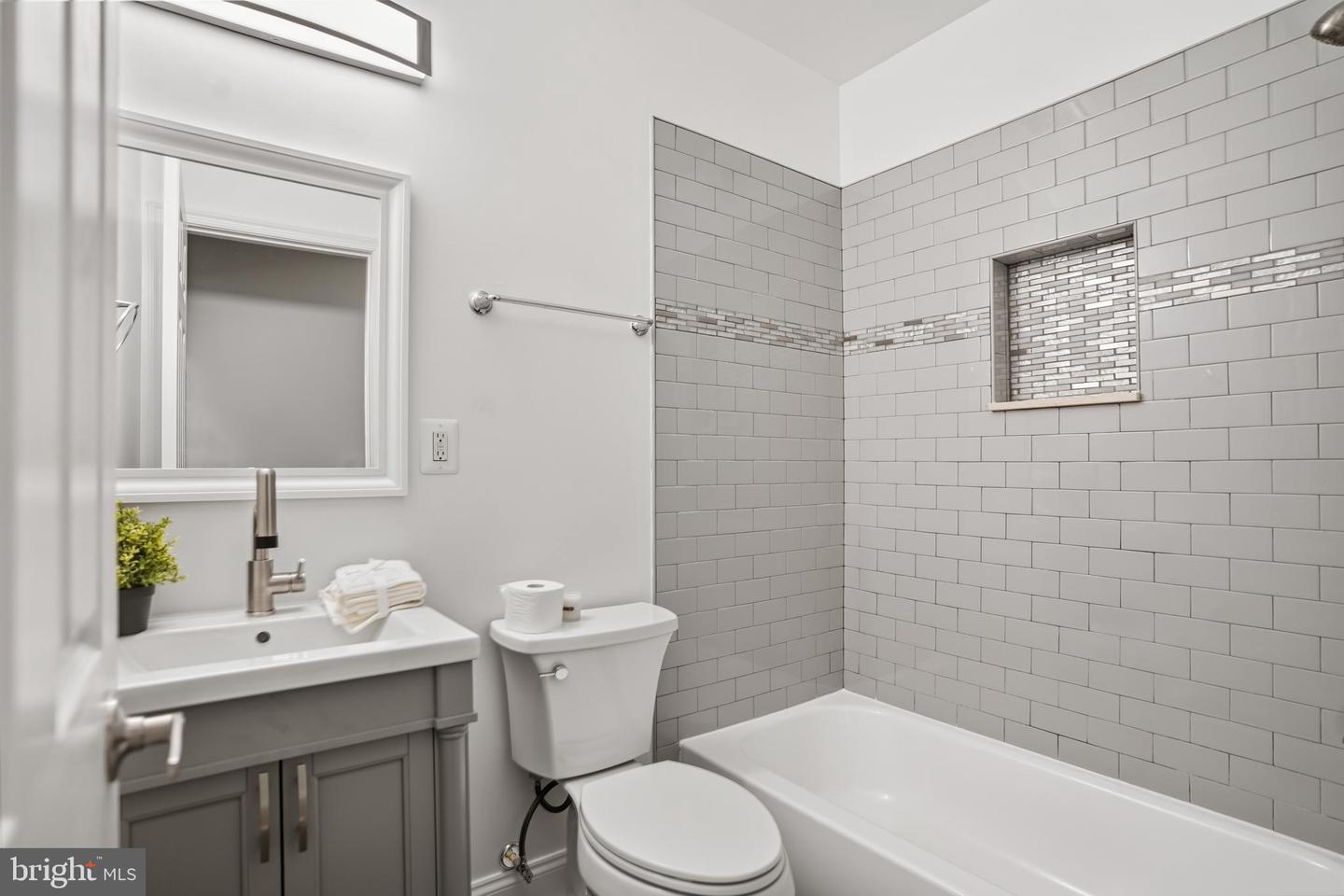 2022 4th St Ne Property Photo 10