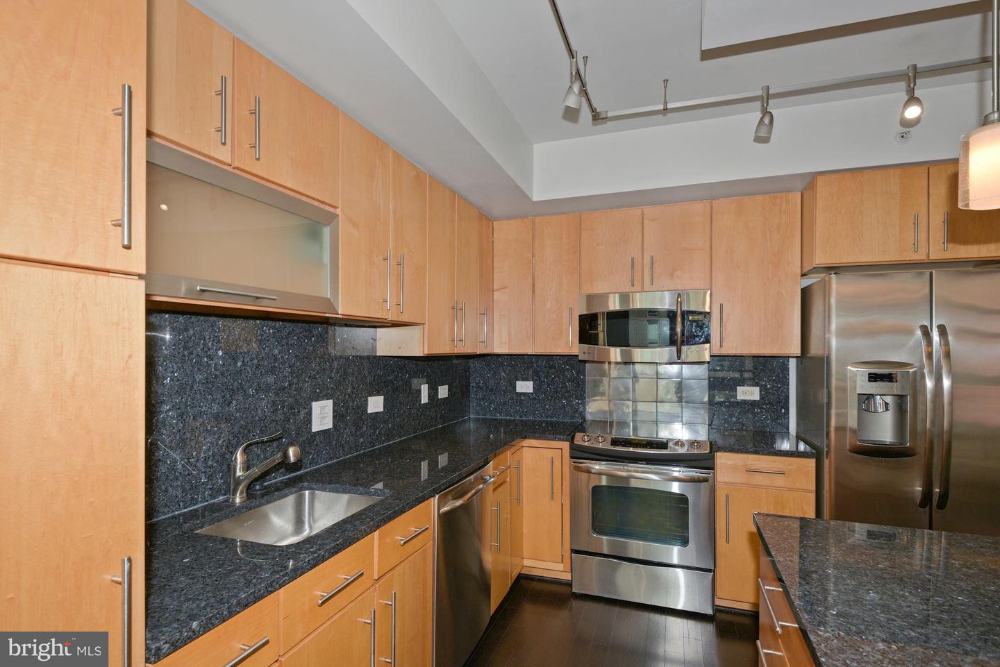 1025 1st St Se #804 Property Photo 4