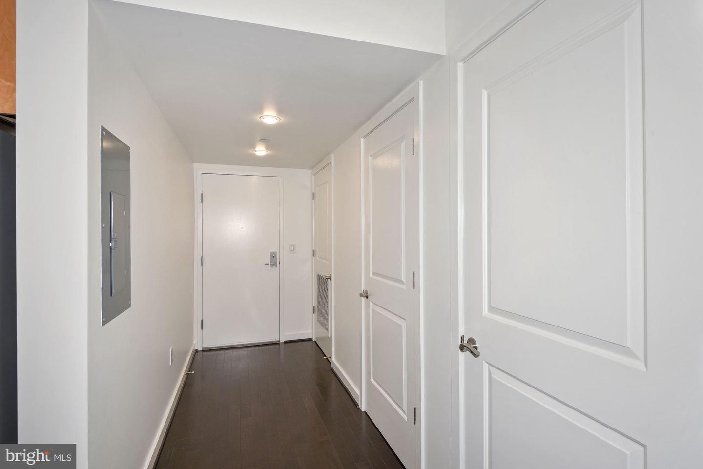 1025 1st St Se #804 Property Photo 6
