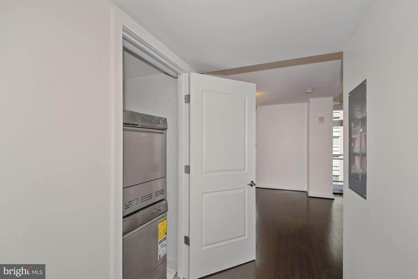 1025 1st St Se #804 Property Photo 14