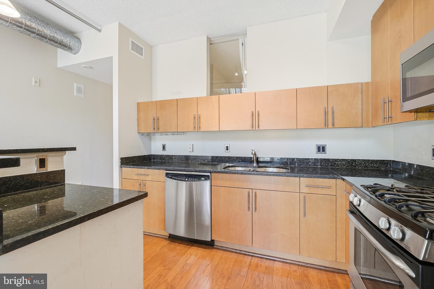 1390 Kenyon St Nw #329 Property Photo 9