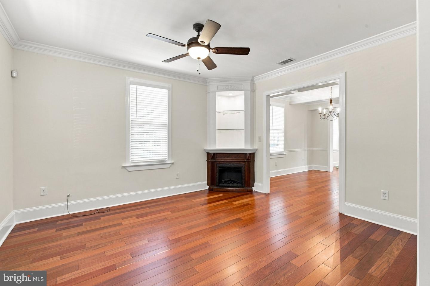 1400 Morse St Ne #a Property Photo 2