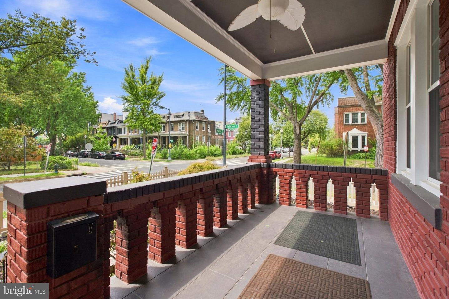 1400 Morse St Ne #a Property Photo 8