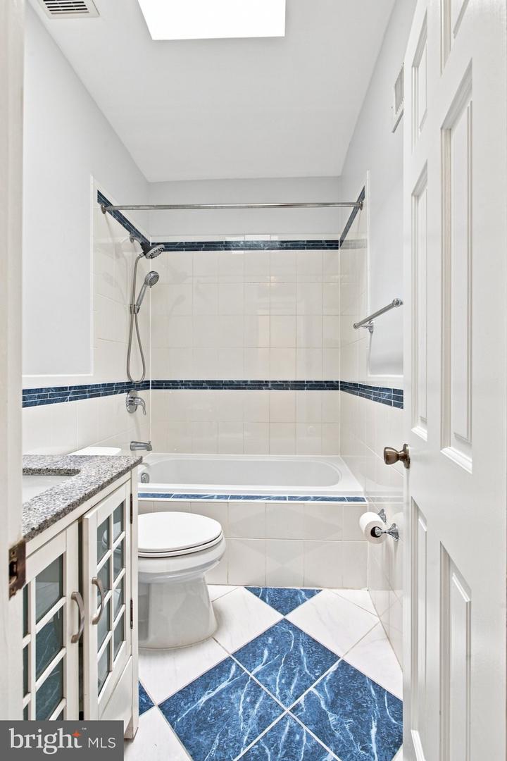 1400 Morse St Ne #a Property Photo 15