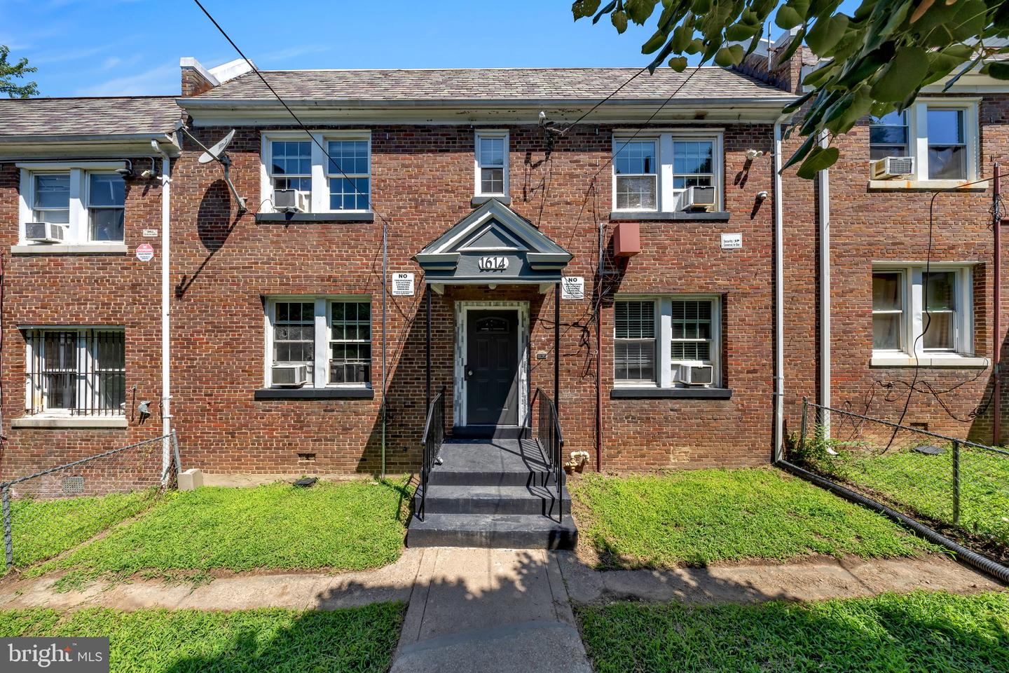 1614 R ST SE Property Photo 1
