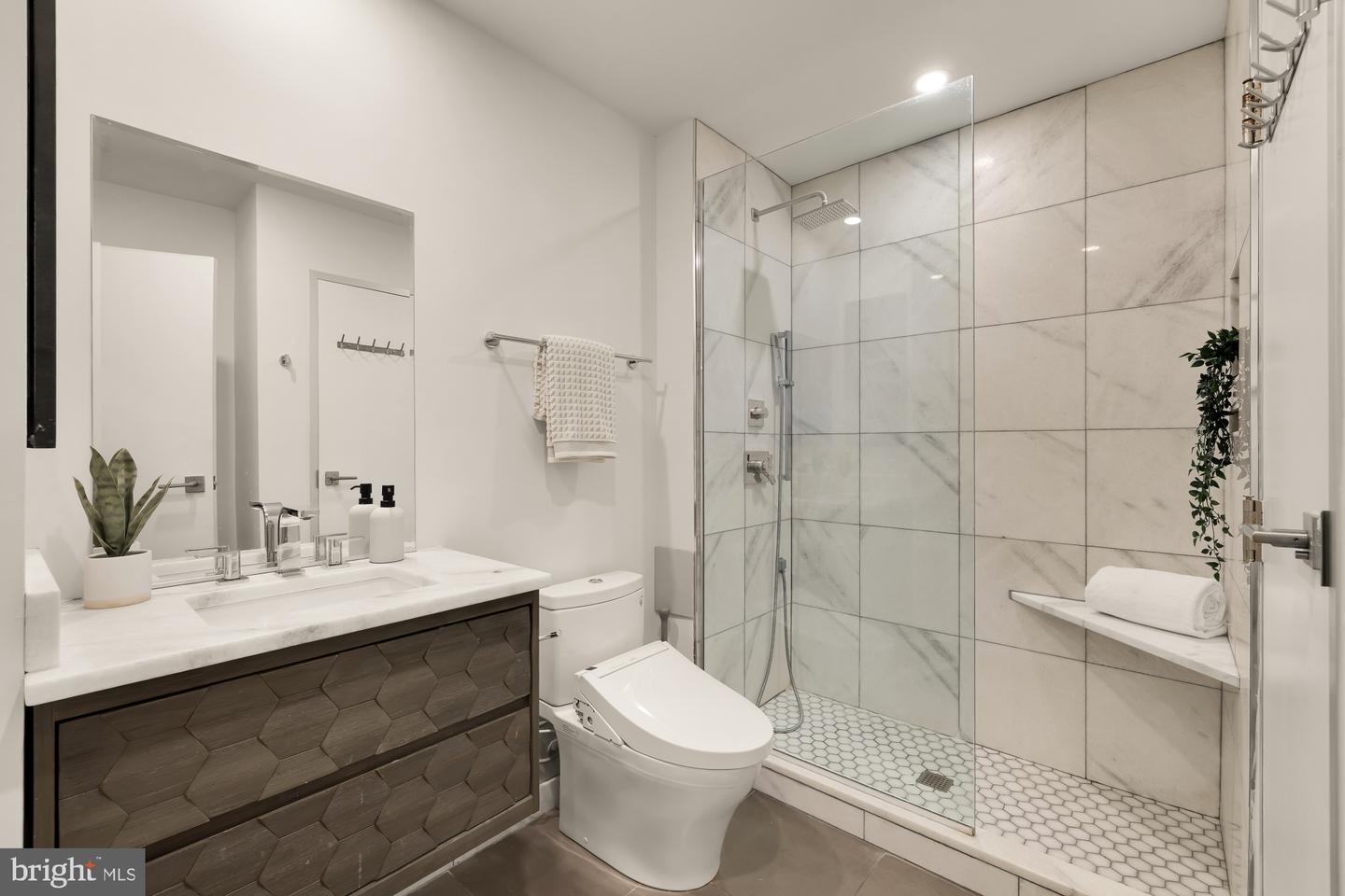 1445 Church St Nw #12 Property Photo 17