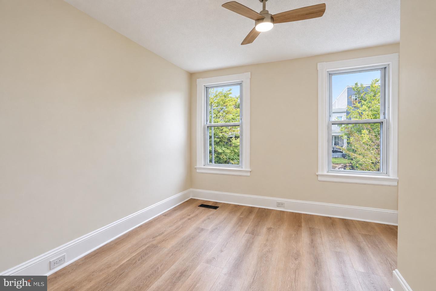 748 Irving St Nw Property Photo 15