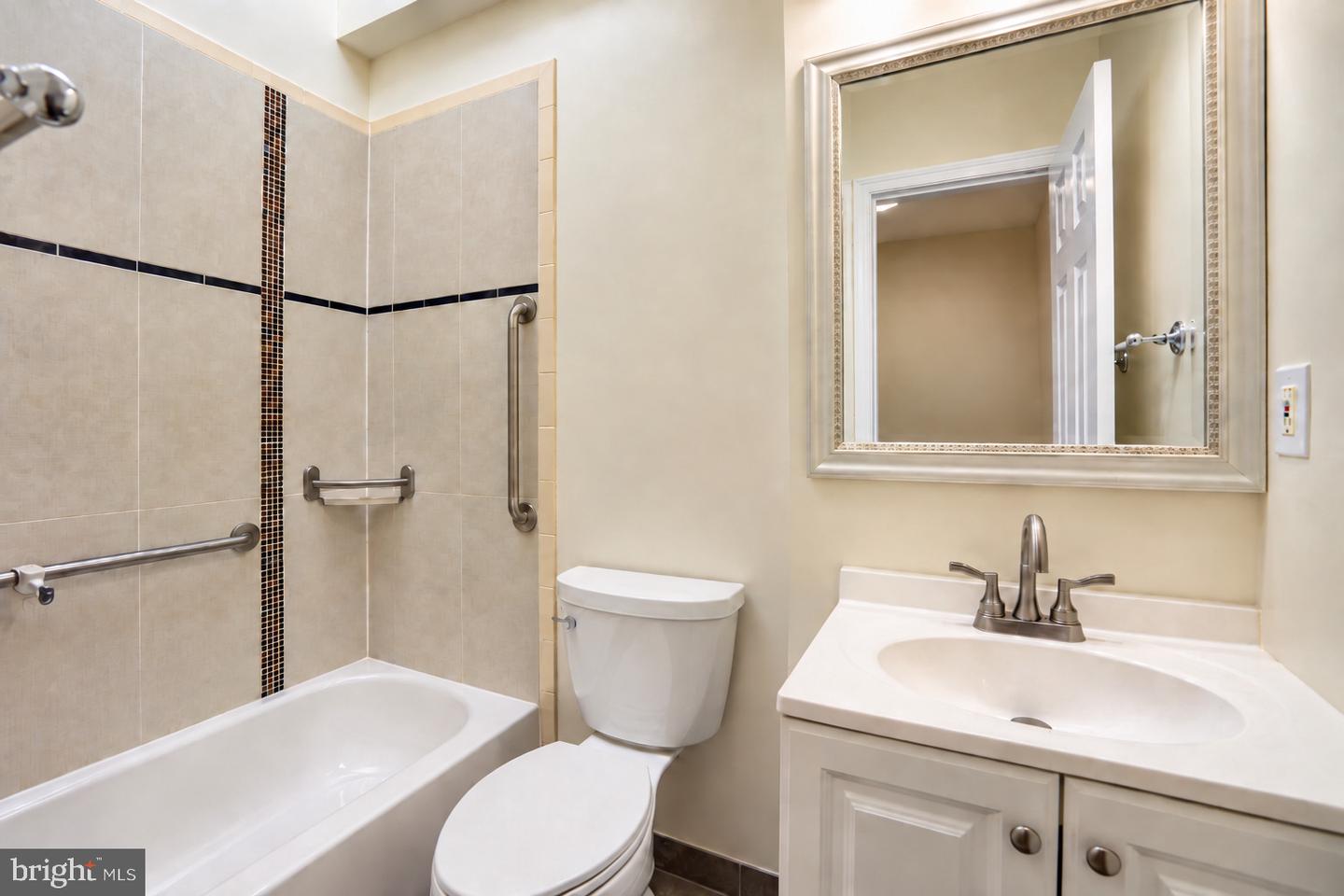 748 Irving St Nw Property Photo 18