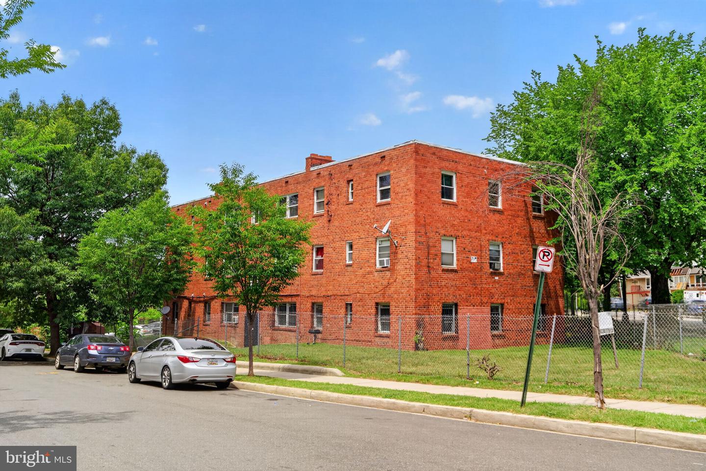 5920 Foote St Ne Property Photo 2
