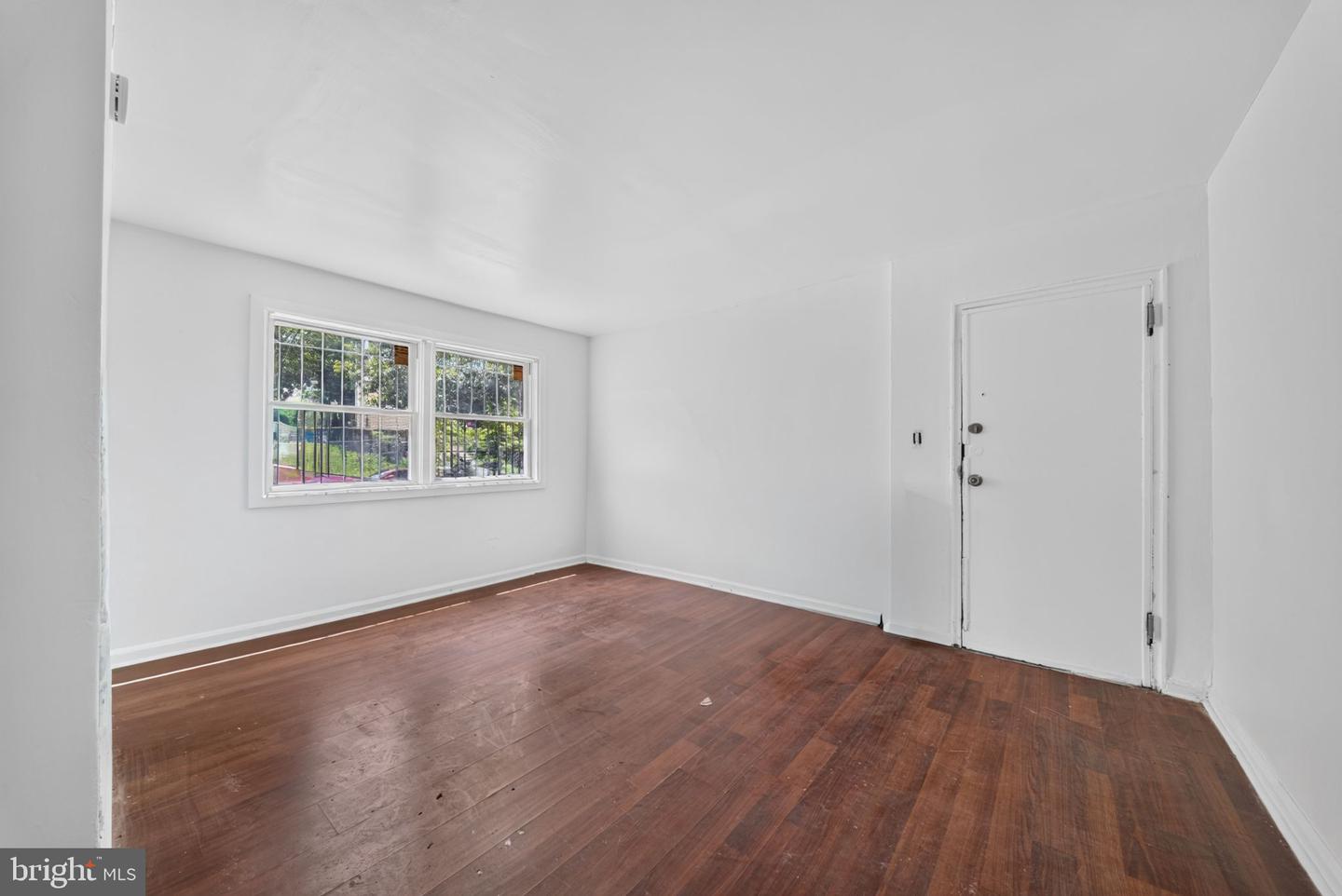 5920 Foote St Ne Property Photo 4