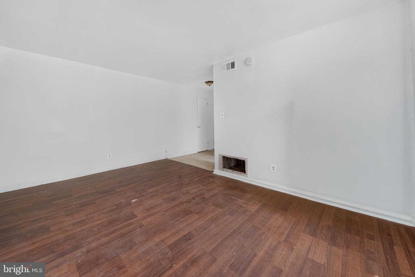 5920 Foote St Ne Property Photo 7
