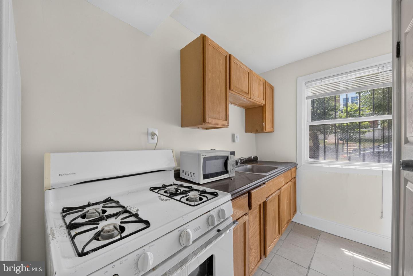 5920 Foote St Ne Property Photo 9