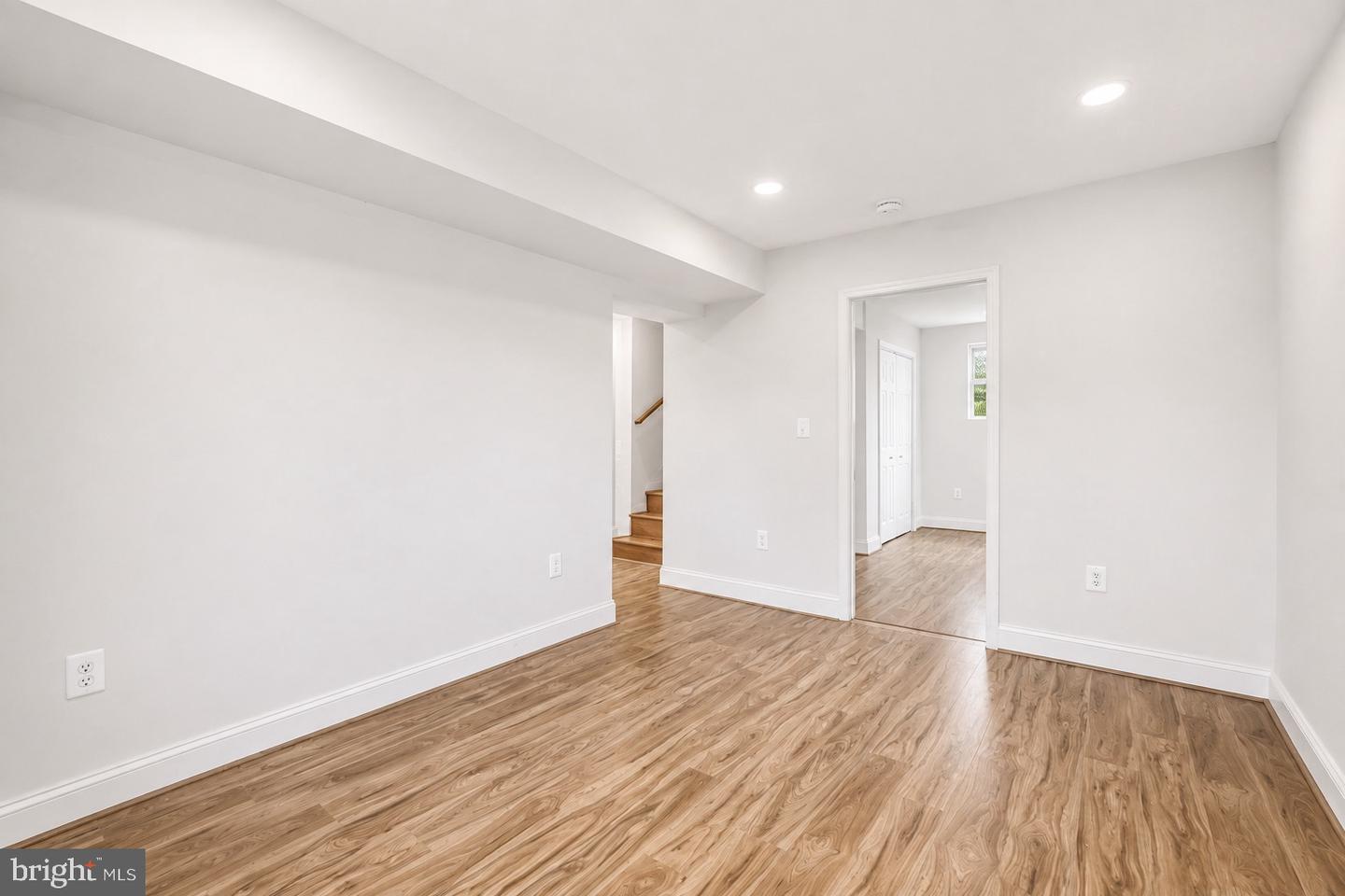 2851 Robinson Pl Se Property Photo 5
