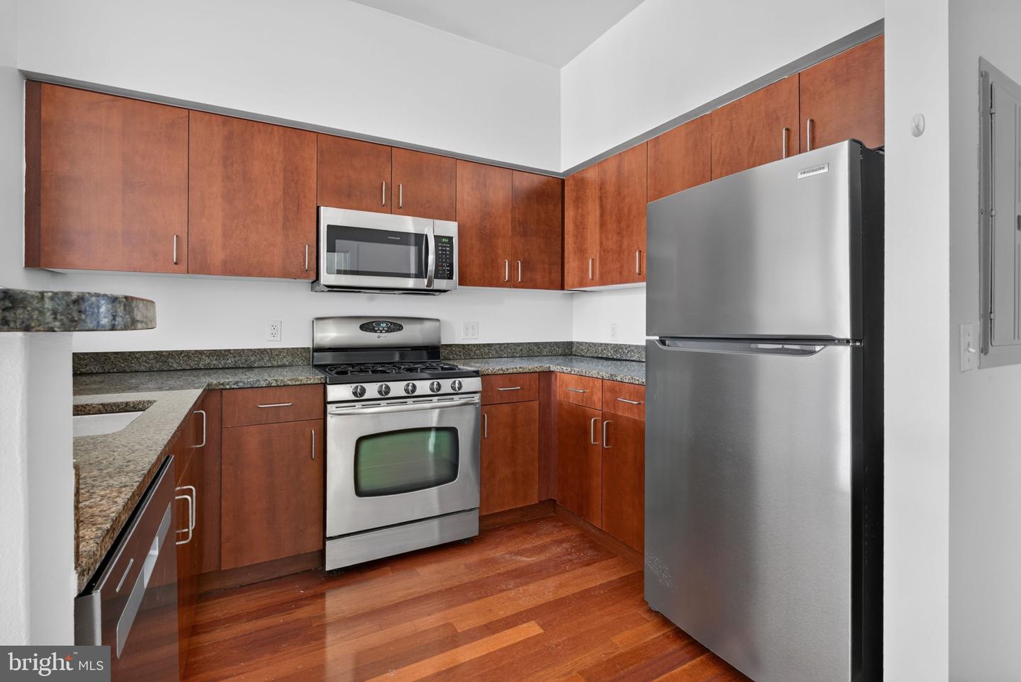 1000 New Jersey Ave Se #1113 Property Photo 6