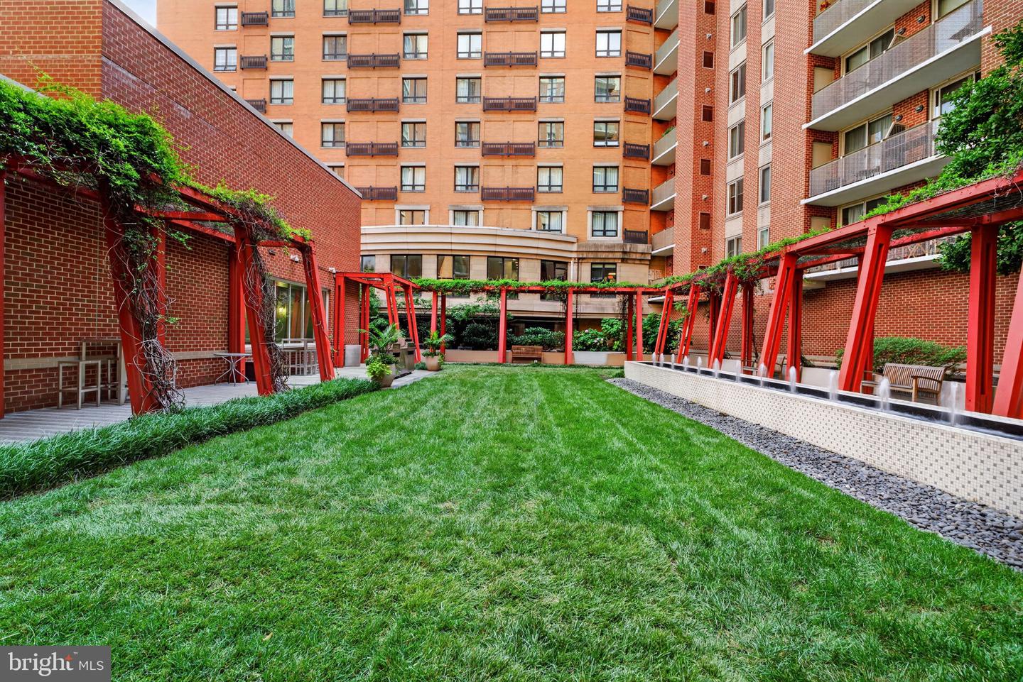 1000 New Jersey Ave Se #1113 Property Photo 28