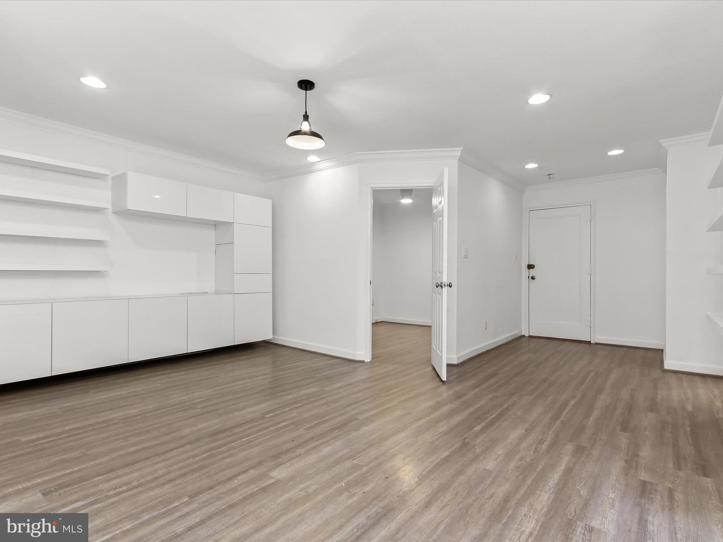 2325 42nd St Nw #320 Property Photo 5