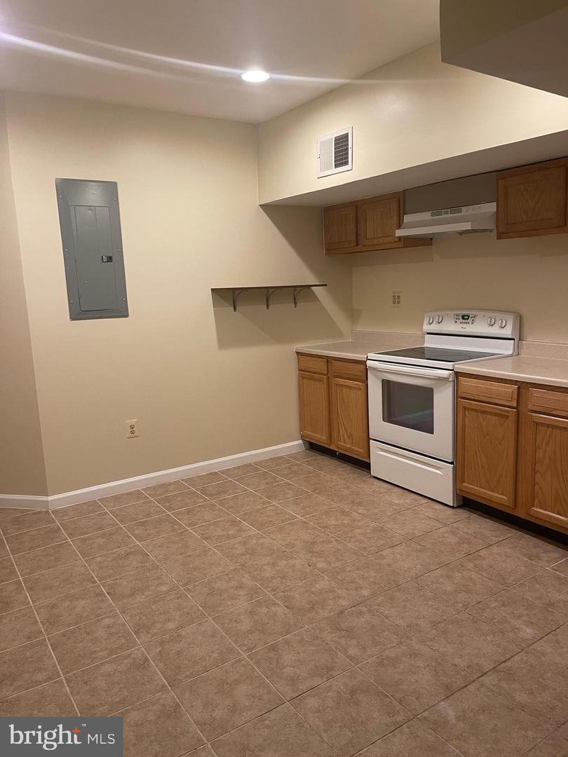 1310 8th St Nw #1 Property Photo 6