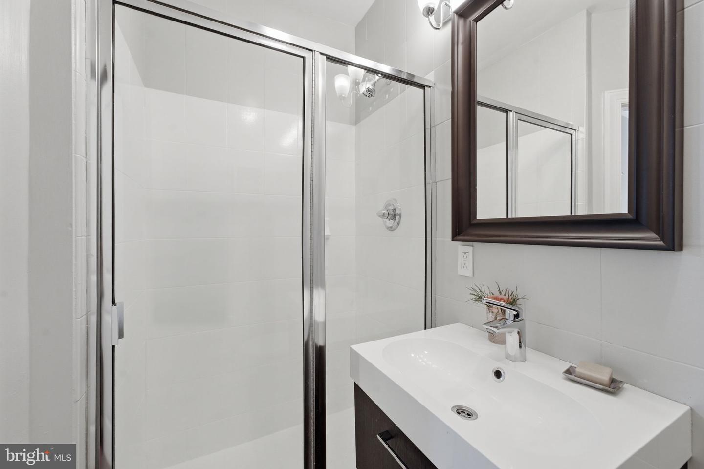 1358 Monroe St Nw #b Property Photo 21