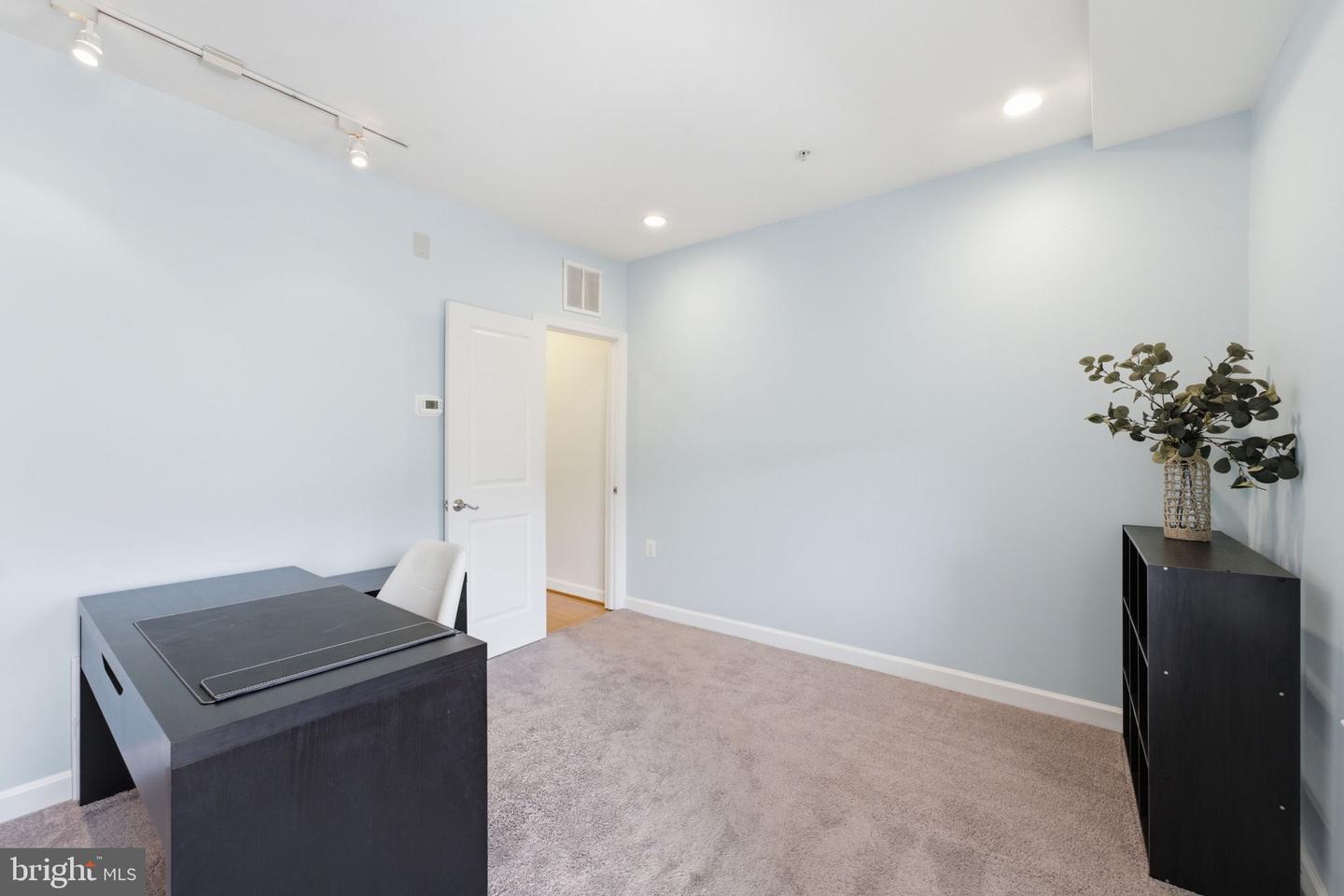 1358 Monroe St Nw #b Property Photo 47