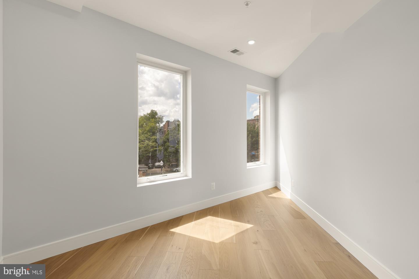 3215 Mount Pleasant St Nw #203 Property Photo 11