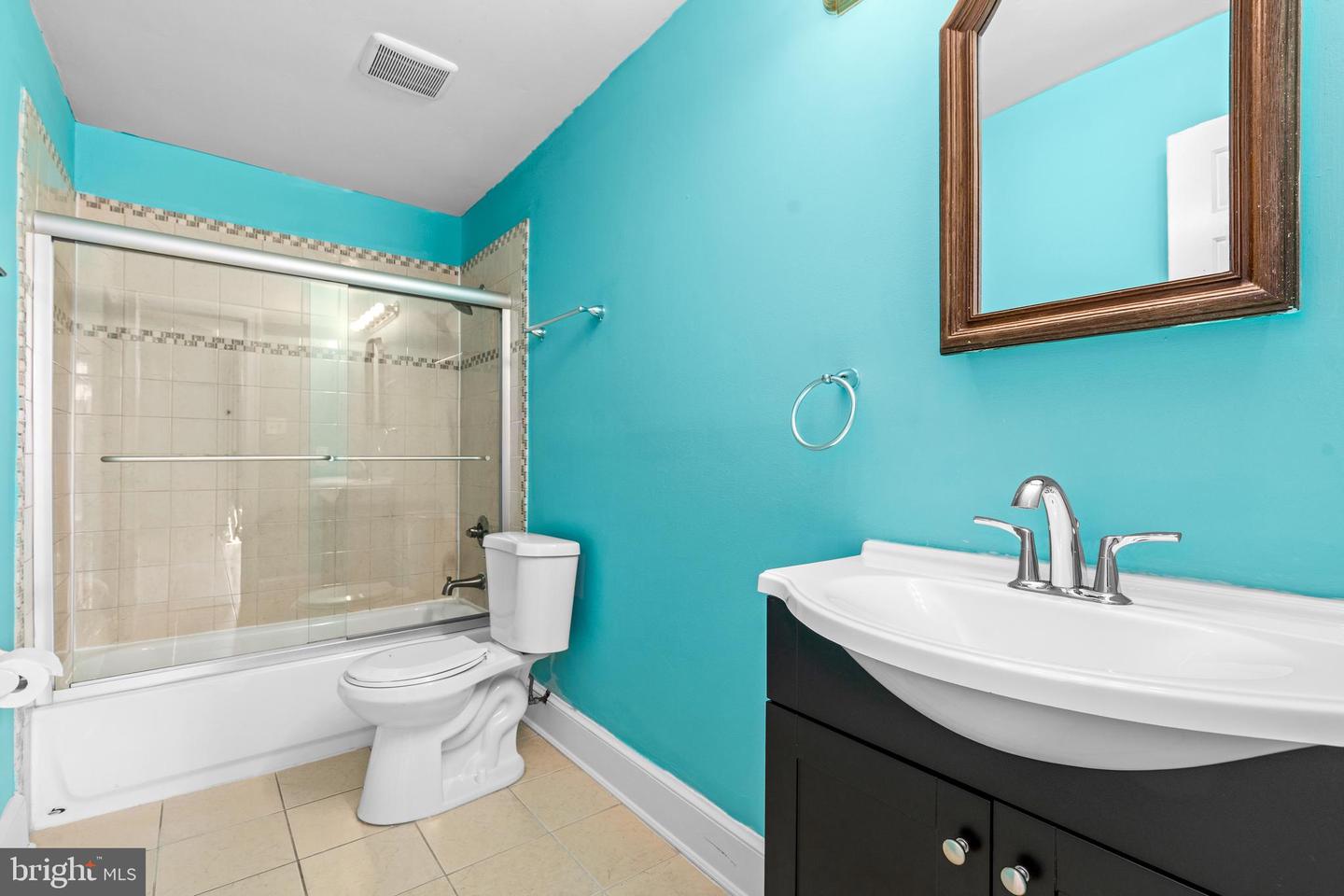 1827 East Capitol St Se Property Photo 14