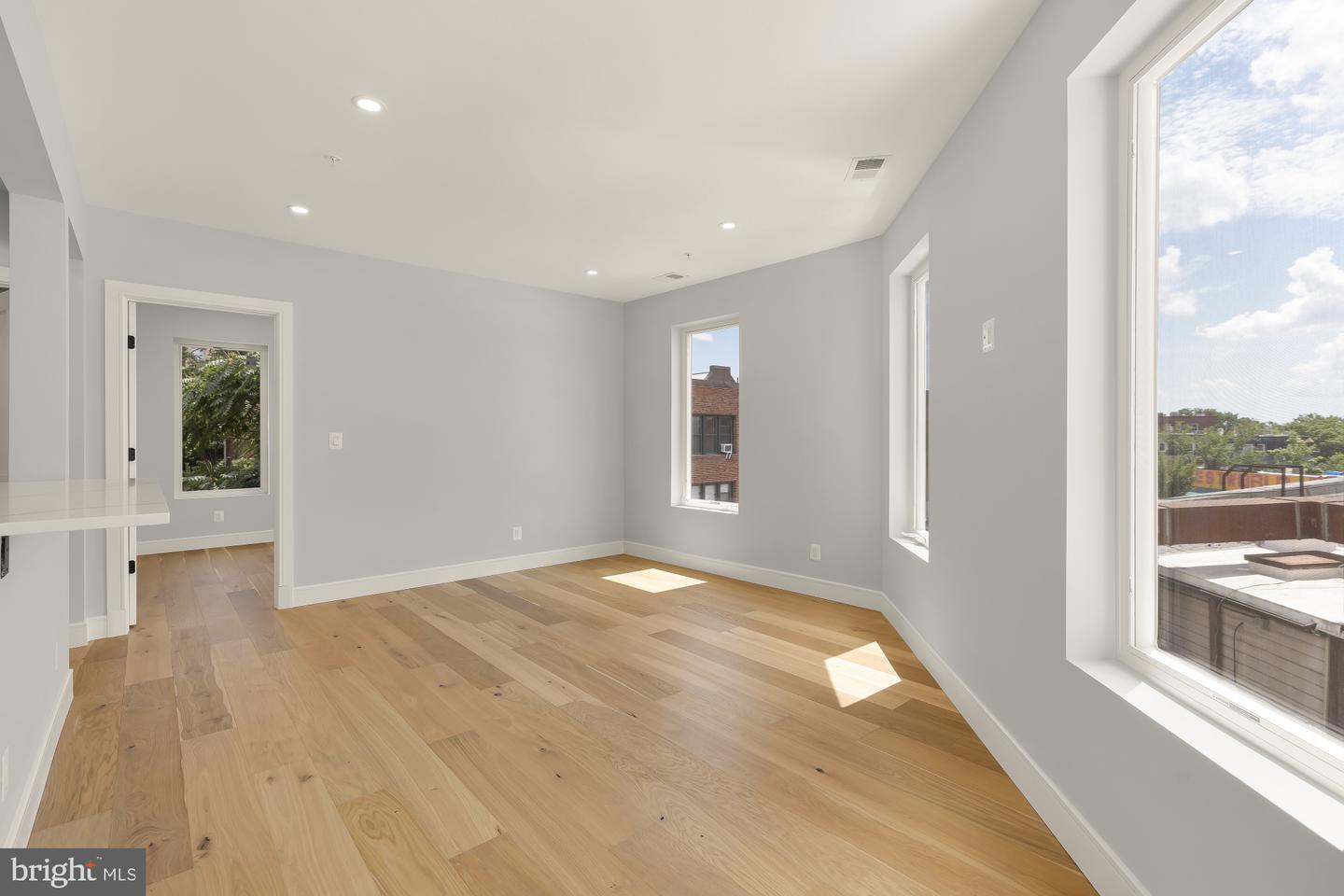 3215 Mount Pleasant St Nw #301 Property Photo 12