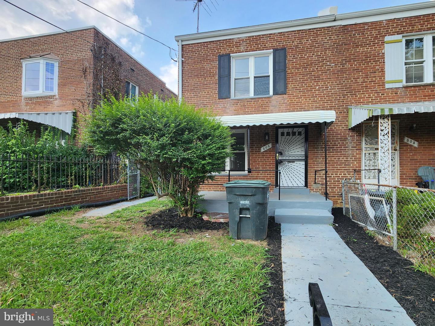 606 Brandywine St Se Property Photo 3