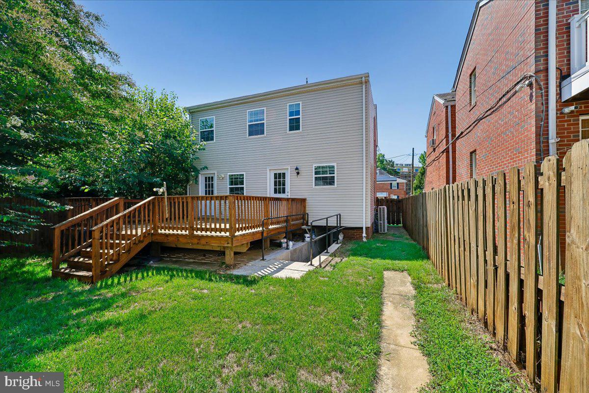 2826 Newton St Ne Property Photo 3