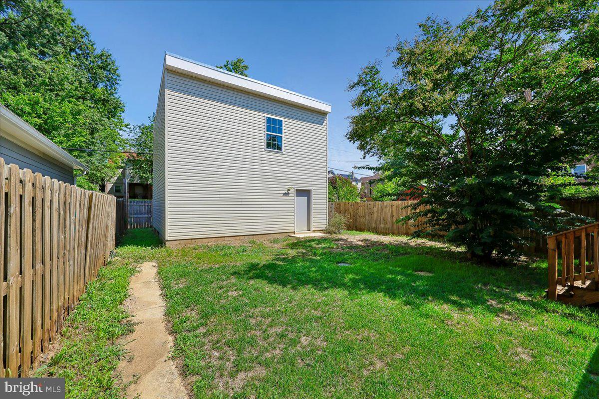 2826 Newton St Ne Property Photo 5