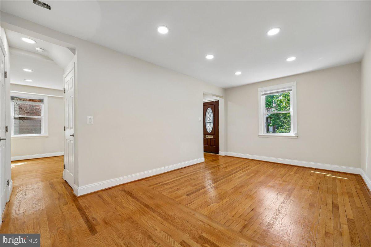 2826 Newton St Ne Property Photo 11
