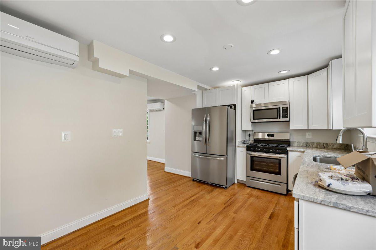 2826 Newton St Ne Property Photo 13