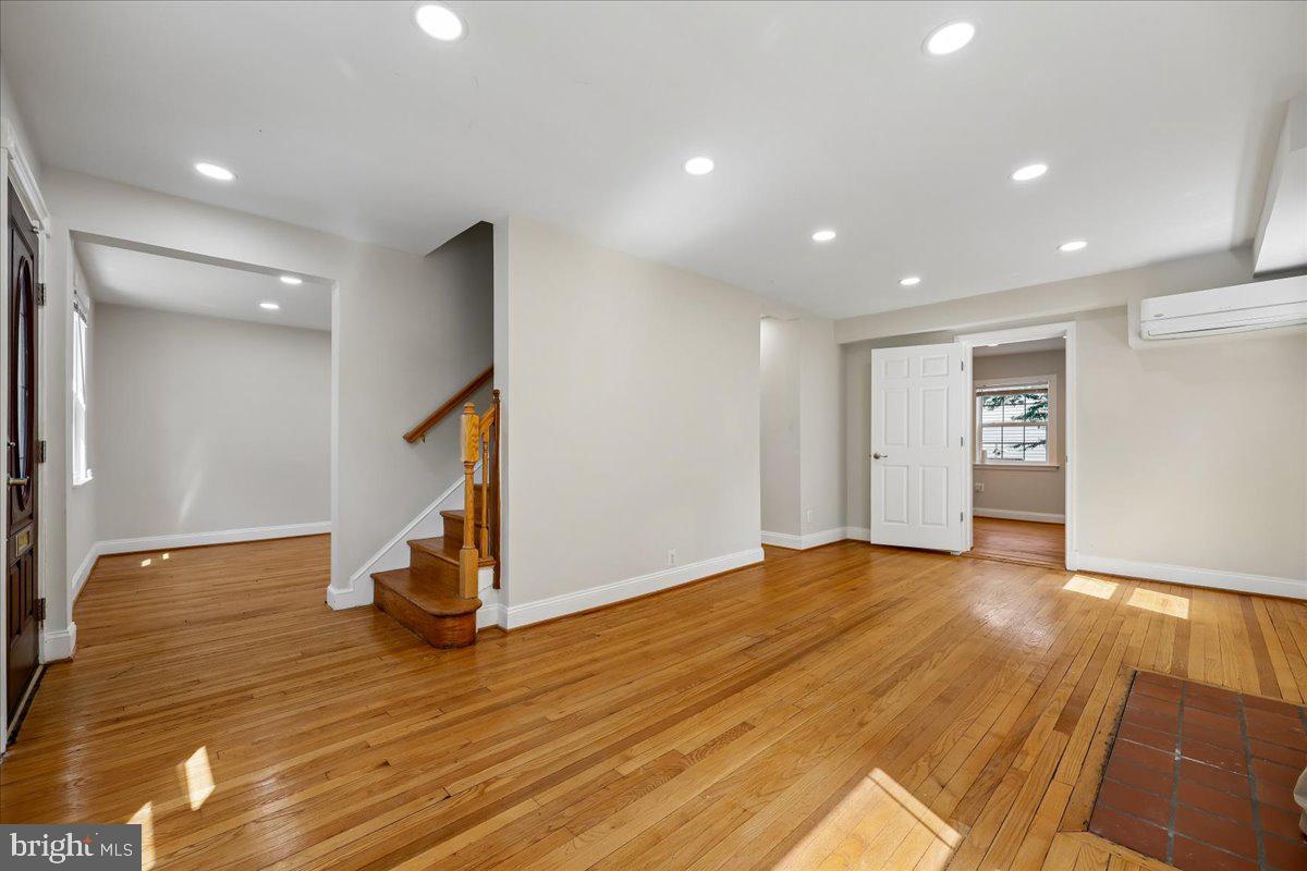 2826 Newton St Ne Property Photo 18
