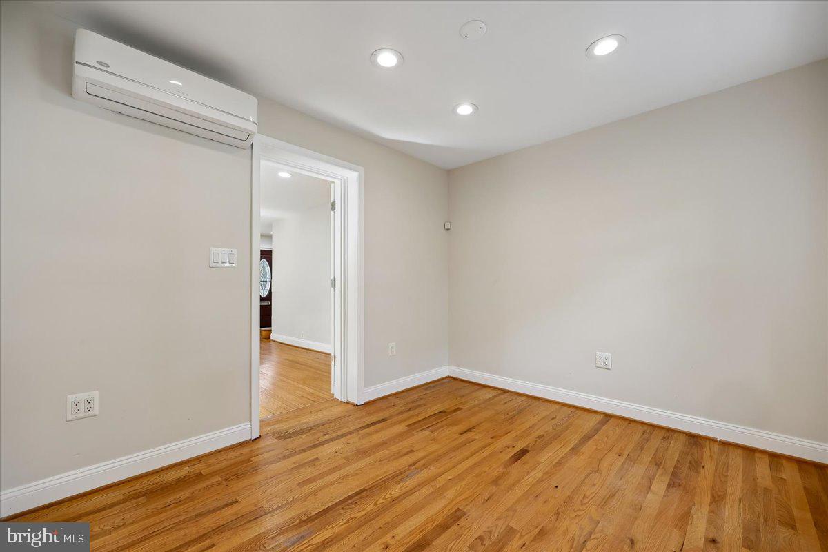 2826 Newton St Ne Property Photo 24