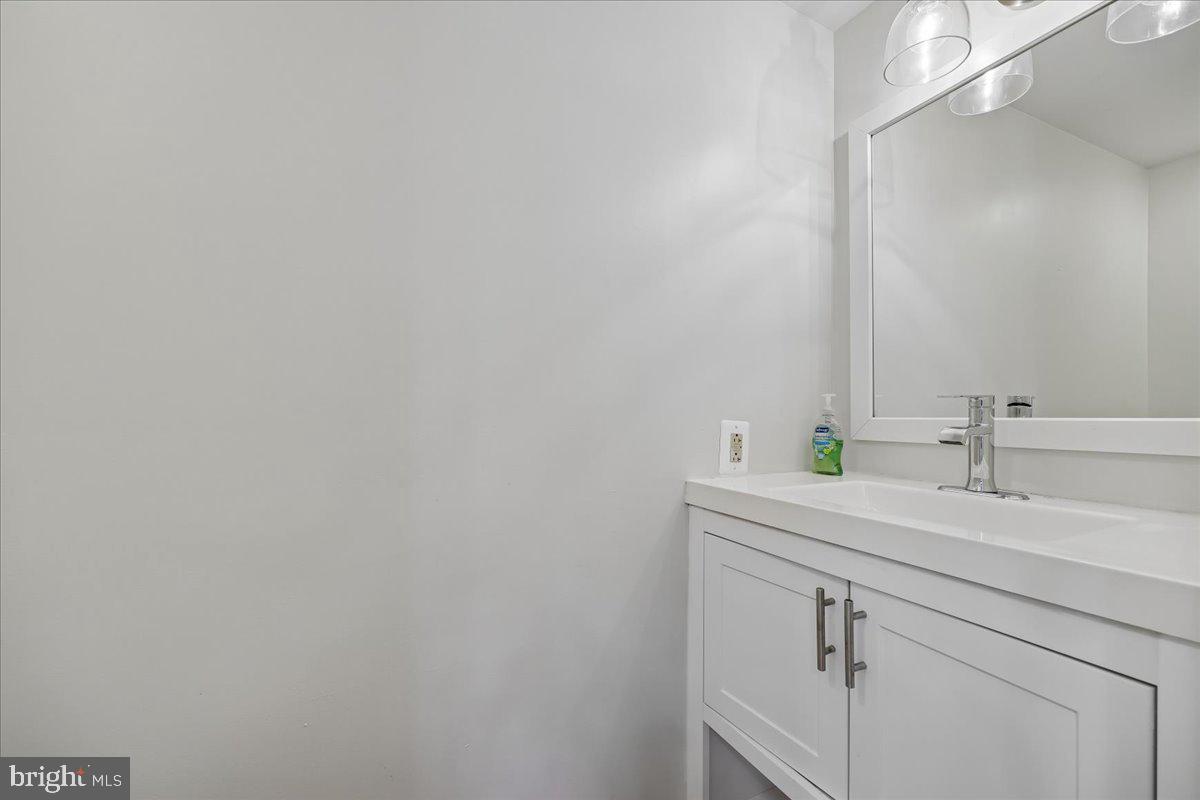 2826 Newton St Ne Property Photo 25