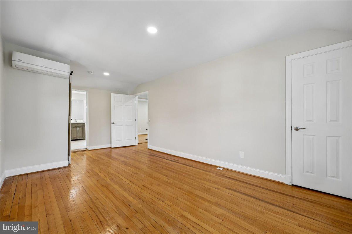 2826 Newton St Ne Property Photo 32