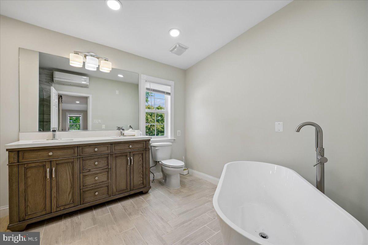 2826 Newton St Ne Property Photo 34