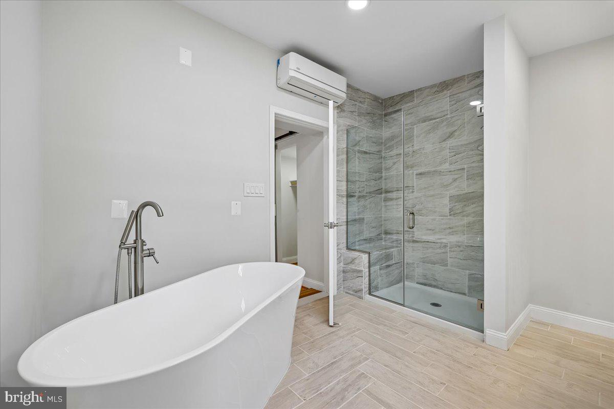 2826 Newton St Ne Property Photo 36