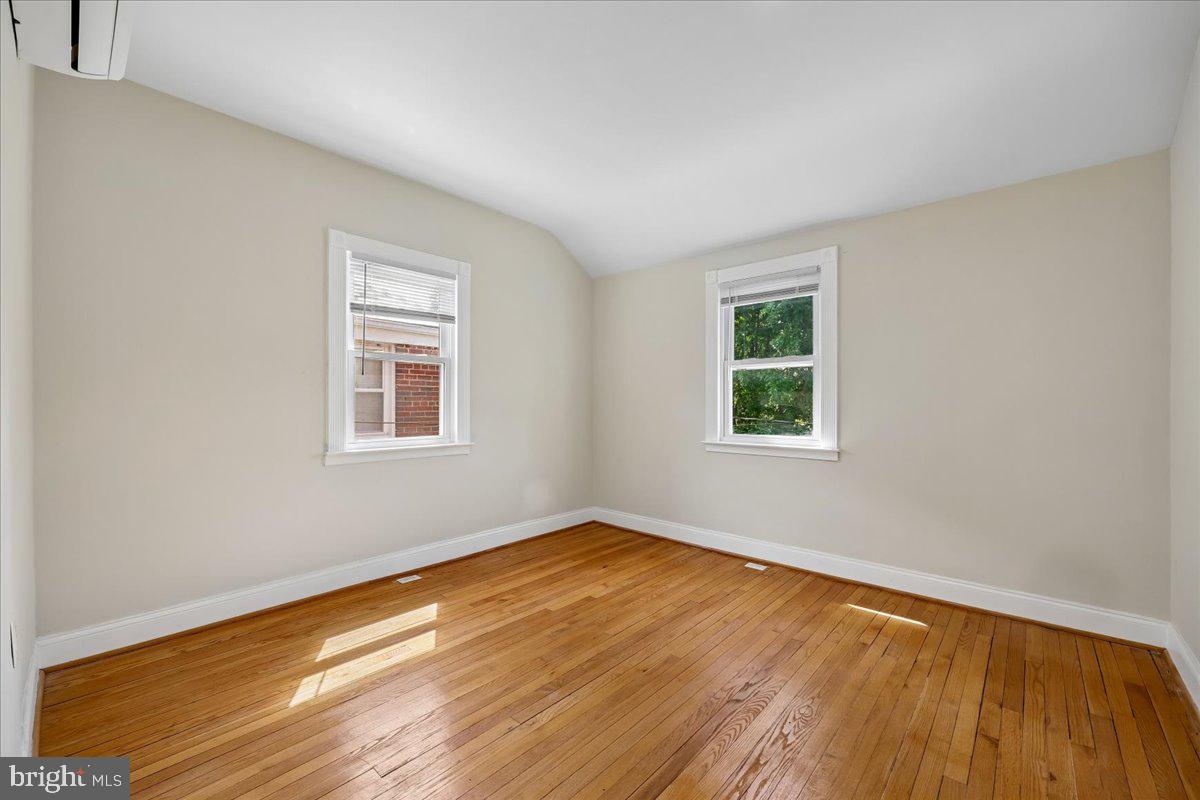2826 Newton St Ne Property Photo 37