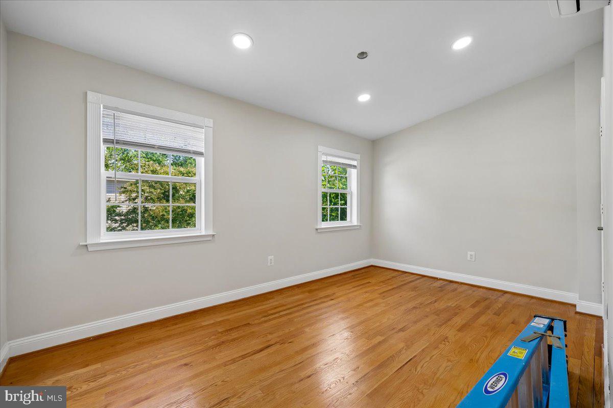 2826 Newton St Ne Property Photo 43
