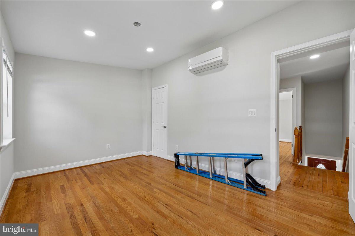 2826 Newton St Ne Property Photo 44